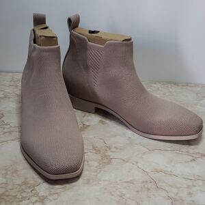 Vivaia Warm Toupe Ryan Slip-On Knit Chelsea Boots 39 New